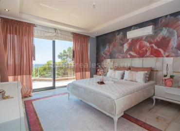 Stylish villas in the center of Alanya with stunning view of the city and the sea ID-0278 фото-24