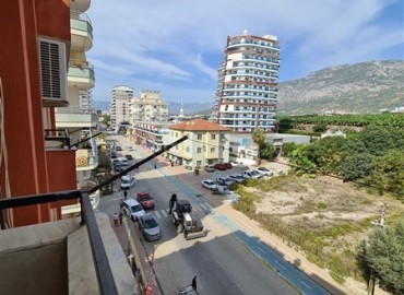 Бюджетные трехкомнатные апартаменты, с отдельной кухней, в 100 метрах от центра Махмутлара, Аланья ID-5107 фото-1