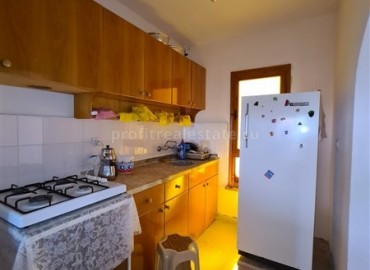 Бюджетные трехкомнатные апартаменты, с отдельной кухней, в 100 метрах от центра Махмутлара, Аланья ID-5107 фото-4}}