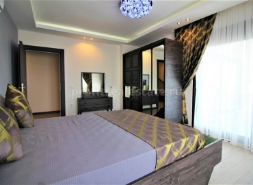 Spacious four-bedroom duplex, with a rich interior and stunning panoramic views, Mahmutlar, Alanya, 248 m2 ID-5276 фото-9