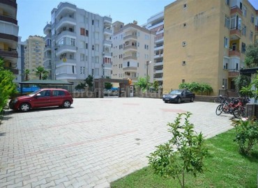 Spacious two-room apartment, equipped with furniture and appliances, in a well-maintained residential complex Mahmutlar, Alanya, 70 m2 ID-5302 фото-12