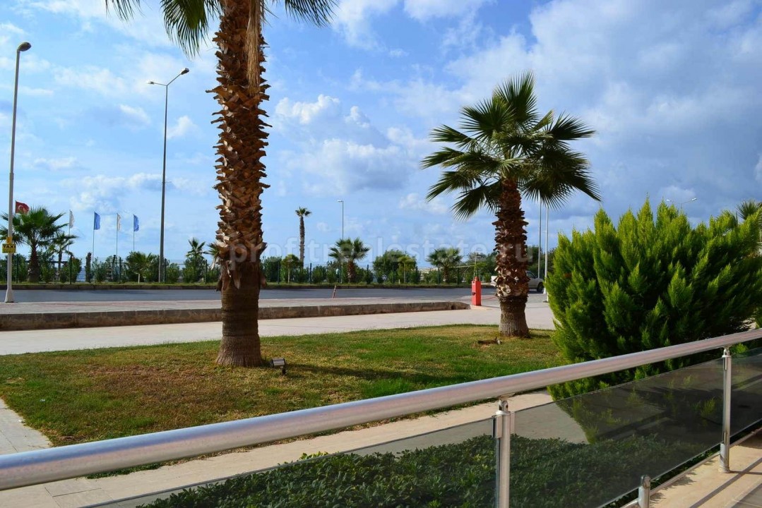 Apartment with furniture and home appliances on the first coastline in Turkey ID-0308 фото-2