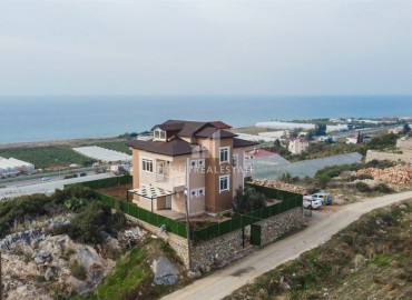 Three-storey villa, layouts 4 + 1, with a private land plot, just 450 meters from the sea Demirtas, Alanya, 230 m2 ID-5443 фото-4