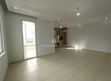 Inexpensive two-bedroom apartment 200 meters from the center of Mahmutlar, Alanya, 100 m2 ID-5452 фото-5