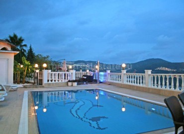 Magnificent villa with private pool and furniture in Alanya, Turkey ID-0326 фото-26