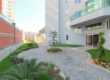 Spacious, furnished 1 + 1 apartment with an area of 75m2 in Mahmutlar ID-6026 фото-17