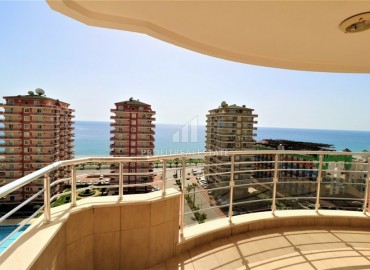 Two-bedroom apartment, with furniture and appliances, on the first coastline, Mahmutlar, Alanya, 125 m2 ID-6049 фото-1