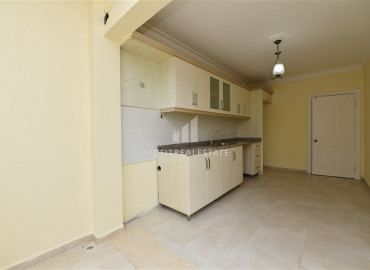Трехкомнатная квартира, с отдельной кухней, всего в 400 метрах от моря, Махмутлар, Аланья ID-6151 фото-4