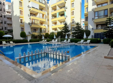 Inexpensive resale property: one-bedroom apartment 250 m from the sea with furniture and appliances ID-6161 фото-3}}