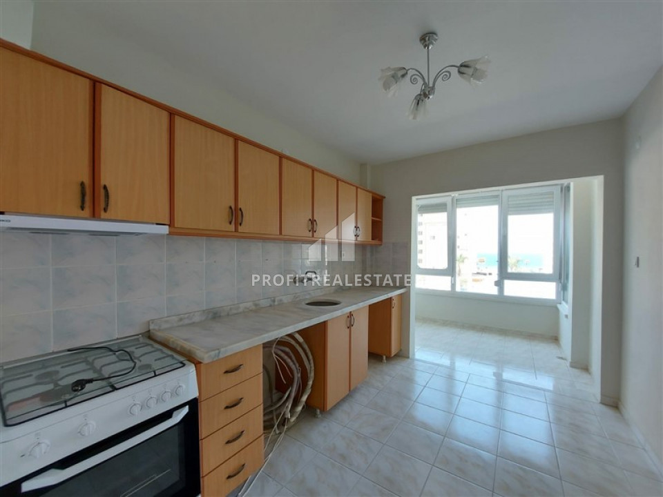 Трехкомнатная квартира с отдельной кухней в доме городского типа в 150 м от моря в Тосмуре ID-6204 фото-2