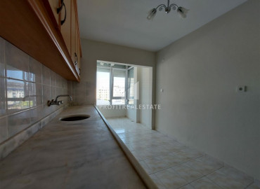 Two-bedroom apartment with a separate kitchen in an urban-type house 150 meters from the sea in Tosmur ID-6204 фото-9