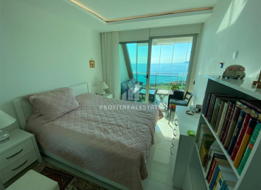 Large furnished one-bedroom apartment on the first coastline in the elite residence Kargicaka ID-6341 фото-8}}