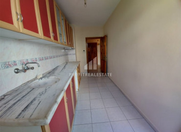 Inexpensive one bedroom apartment with a separate kitchen in the center of Alanya, 70 m2 ID-6376 фото-5