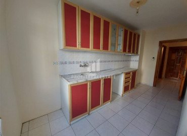 Inexpensive one bedroom apartment with a separate kitchen in the center of Alanya, 70 m2 ID-6376 фото-6