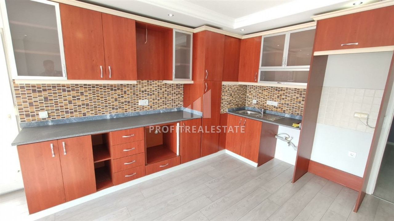 Species two bedroom apartment, 110m², renovated in a residence with facilities in Mahmutlar ID-6396 фото-2