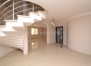 Duplex with three bedrooms and panoramic sea view in the central area of Alanya, Turkey ID-0431 фото-16