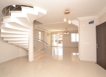 Duplex with three bedrooms and panoramic sea view in the central area of Alanya, Turkey ID-0431 фото-17