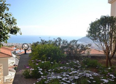 Duplex with three bedrooms and panoramic sea view in the central area of Alanya, Turkey ID-0431 фото-27