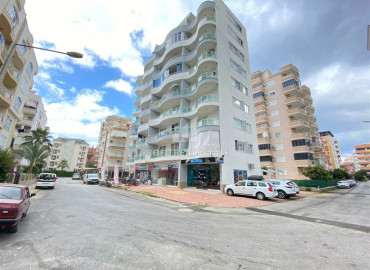 Resale property with a good location: 1 + 1 apartment, 200 m from the sea in Mahmutlar ID-6192 фото-1