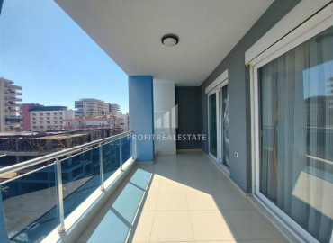 One-bedroom apartment, 68 m² with furniture and household appliances, 150m from the sea in Mahmutlar ID-6527 фото-7
