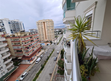 Spacious two-bedroom apartment, with furniture and appliances, in a well-kept residential residence Mahmutlar, Alanya, 125 m2 ID-6858 фото-12