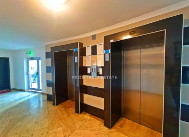 One-bedroom apartment with furniture and appliances, in a prestigious residence in Mahmutlar, Alanya, 65 m2 ID-7080 фото-9