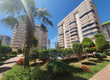 Furnished apartment 2 + 1 with a good location 400m from the sea in Mahmutlar ID-7134 фото-14