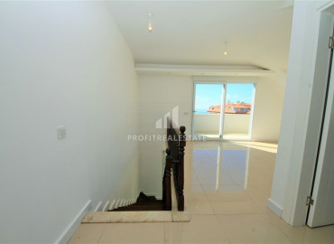 Duplex penthouse 2 + 1 without furniture and household appliances 100 meters from the sea in Kestel ID-7176 фото-9