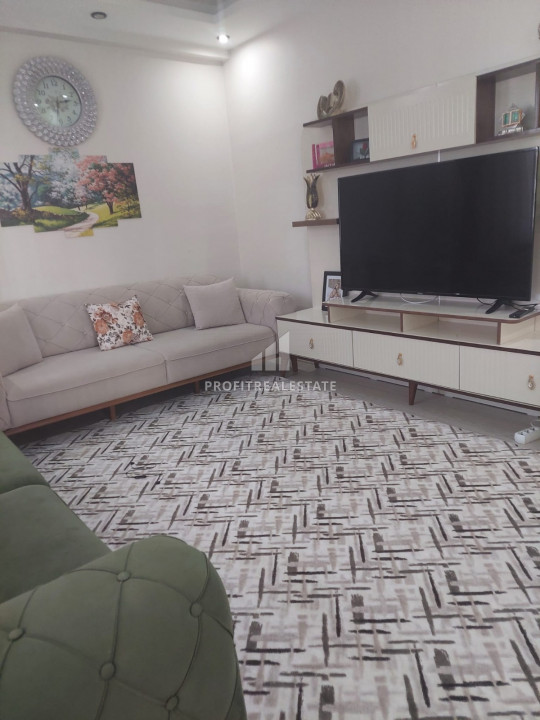 Furnished two-bedroom apartment in the popular Tece area, Mersin ID-7283 фото-1