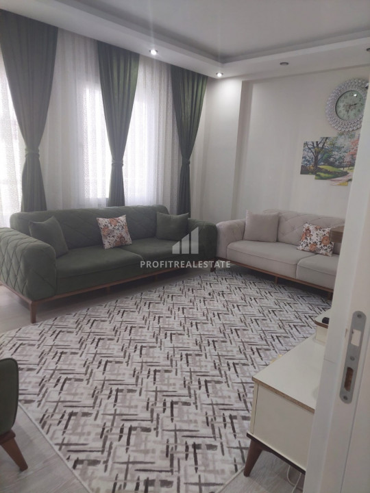 Furnished two-bedroom apartment in the popular Tece area, Mersin ID-7283 фото-2