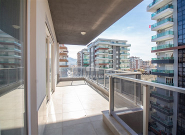 Spacious three bedroom apartment, with a separate kitchen, in a new residential residence Mahmutlar, Alanya, 180 m2 ID-7375 фото-9