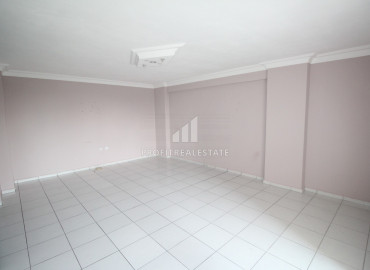 Spacious two-bedroom apartment in a residence with a swimming pool 100m from the sea in Mersin - Mezitli ID-7408 фото-10