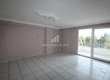 Spacious two-bedroom apartment in a residence with a swimming pool 100m from the sea in Mersin - Mezitli ID-7408 фото-12