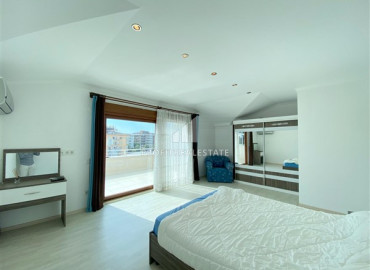Двухуровневая квартира с тремя спальнями и мебелью, в 100 метрах от центра района Оба, Аланья, 150 м2 ID-7449 фото-7