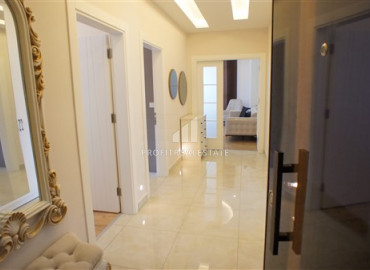 Furnished apartment 2 + 1 with a separate kitchen in a premium residence in Mahmutlar ID-7450 фото-14