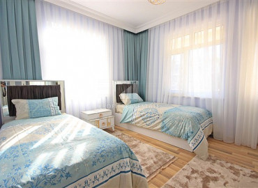 Spacious two bedroom apartment with a rich interior and a separate kitchen, Mahmutlar, Alanya, 130 m2 ID-7503 фото-13