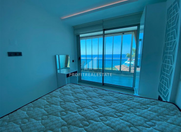 Large view one-bedroom apartment on the first coastline in the elite residence Kargicaka ID-7513 фото-9
