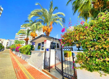 Spacious two bedroom apartment, equipped with furniture and appliances, in a prestigious residence, Mahmutlar, Alanya, 120 m2 ID-7518 фото-31