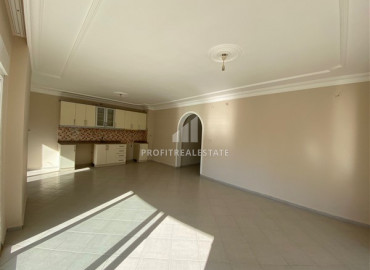 Spacious two bedroom apartment in a large residence with facilities in Mahmutlar ID-7521 фото-2