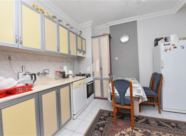 Недорогая вторичная недвижимость: трехкомнатная квартира в 200м от моря с мебелью и техникой в Махмутларе ID-7658 фото-6