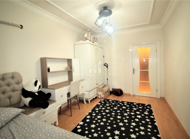 Квартира с тремя спальнями и отдельной кухней для большой семьи в микрорайоне Давултепе, района Мезитли. ID-7676 фото-11