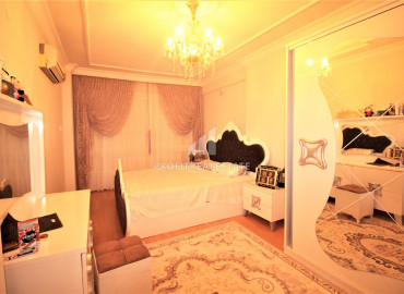 Квартира с тремя спальнями и отдельной кухней для большой семьи в микрорайоне Давултепе, района Мезитли. ID-7676 фото-15