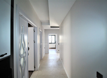 Газифицированная квартира 3+1 с отдельной кухней в новой резиденции у моря в Тедже, Мерсин ID-7684 фото-7
