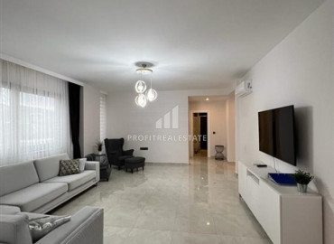 Меблированная трехкомнатная квартира с отдельной кухней на высоком этаже в резиденции премиум класса в Махмутларе ID-7771 фото-2}}