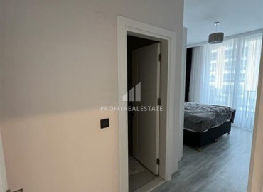 Меблированная трехкомнатная квартира с отдельной кухней на высоком этаже в резиденции премиум класса в Махмутларе ID-7771 фото-6}}