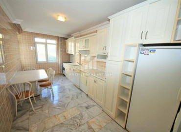 Spacious apartment 2 + 1 with a separate kitchen, fully furnished, 200 meters from the center of Mahmutlar, Alanya, 130 m2 ID-7808 фото-5