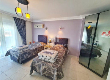 Two-level apartment with three bedrooms, a private jacuzzi and a large terrace of 70 m2, Mahmutlar, Alanya, 240 m2 ID-7820 фото-3