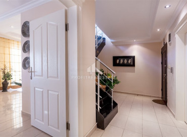 Spacious furnished duplex 2 + 1 with excellent views of the mountains and the sea on the main street of Mahmutlar ID-7906 фото-13