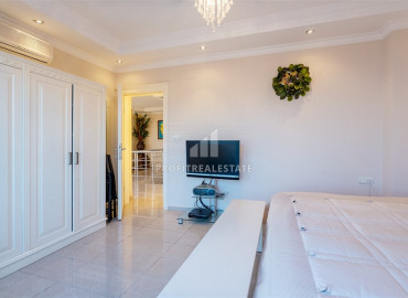 Spacious furnished duplex 2 + 1 with excellent views of the mountains and the sea on the main street of Mahmutlar ID-7906 фото-6