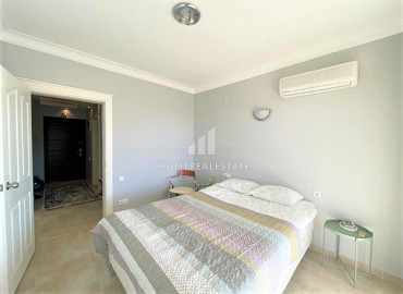 Furnished apartment 2 + 1 in a residence with facilities 600m from the sea in Tosmur ID-7910 фото-10}}